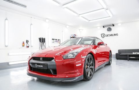 Nissan-GTR